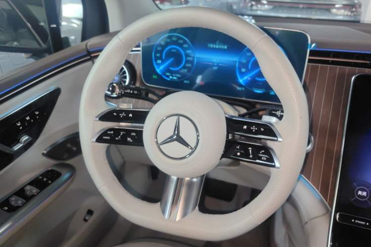 Used Mercedes-Benz EQE SUV 2023 350 4MATIC Pioneer Edition
