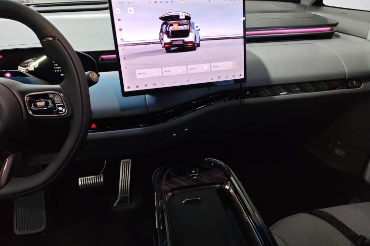 Used Zeekr MIX 2025 Intelligent Driving Version
