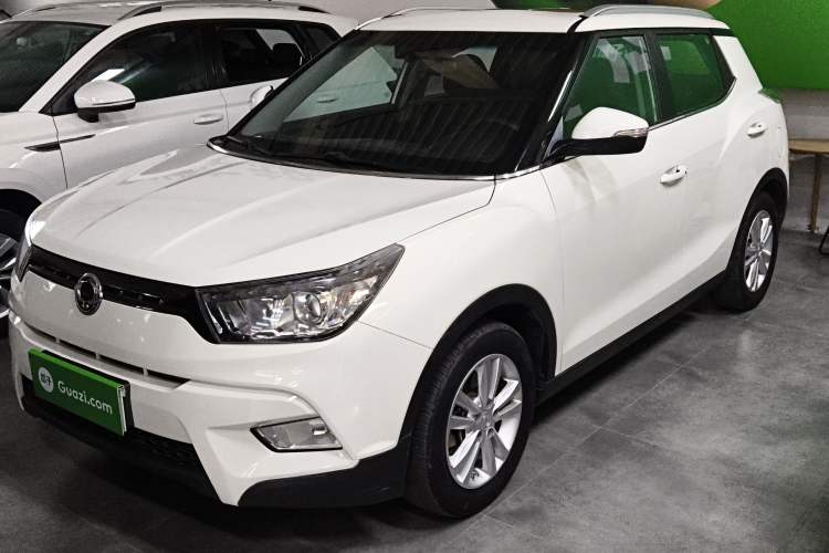 Used SsangYong Tivolan 2015 1.6L Automatic Two-Wheel Drive YARiS L Version
