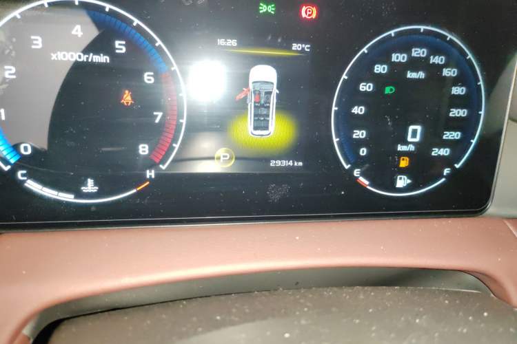 Used Geely Auto Haoyue 2022 1.8TD Automatic Prestige 7-Seater Odometer Close Up