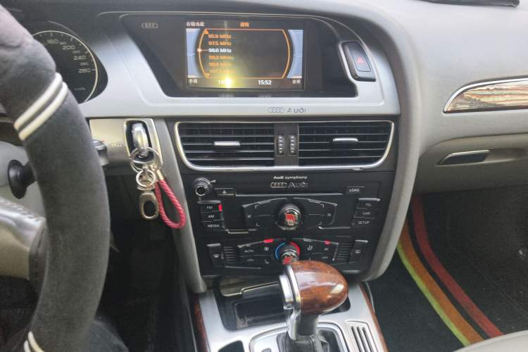 Used Audi A4L 2011 2.0 TFSI Standard Model
