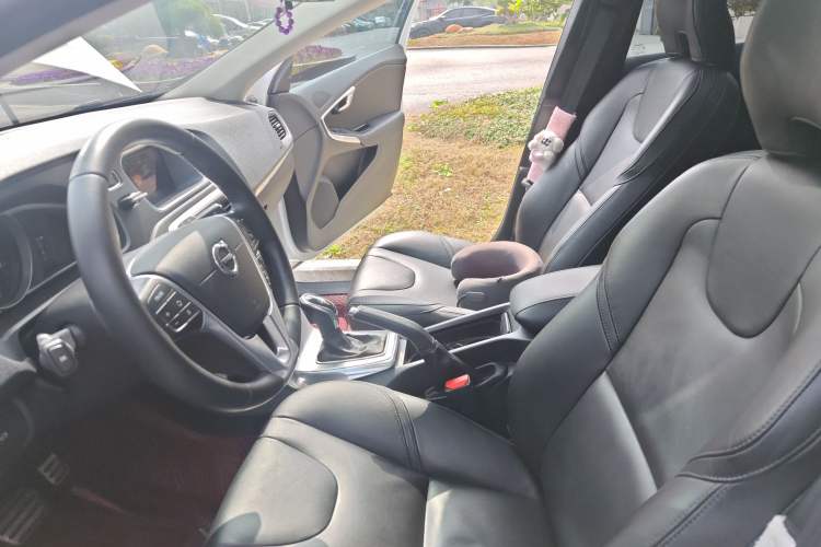 Used Volvo V40 2018 T3 Zhiya Edition Left Front Seat