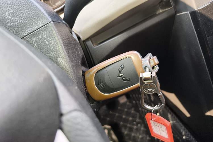 Used Wuling Hongguang PLUS 2019 1.5T Manual Luxury 7-Seater
