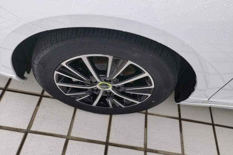 Used Roewe i5 2021 1.5L CVT Platinum Edition
