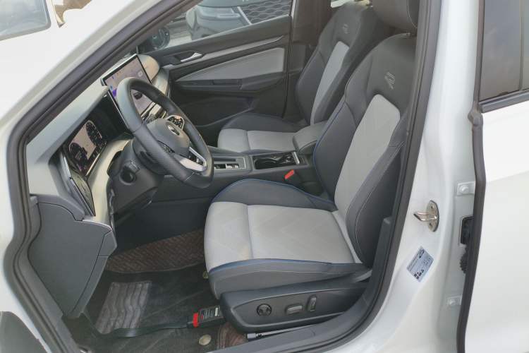 Used Volkswagen Golf 2025 300TSI R-Line