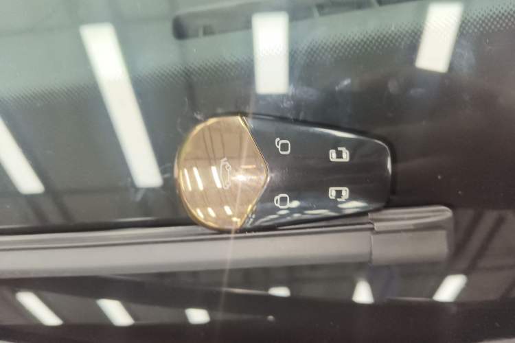 Used VOYAH Dream 2025 PHEV Four-Wheel Drive Excellence Qiankun Edition