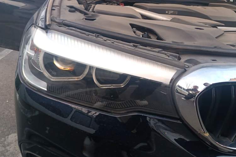 Used BMW 5 Series 2019 530Li Leading Model M Sport Package Right Front Headlight