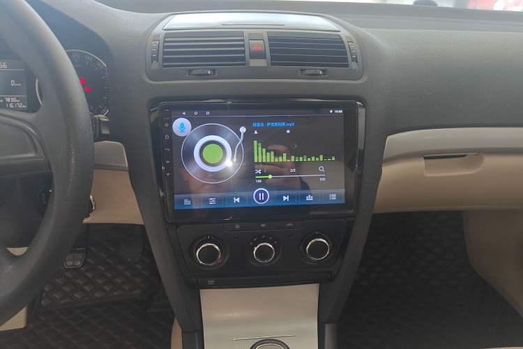 Used Skoda Octavia 2015 Classic Model 1.6L Manual Yijie Edition
