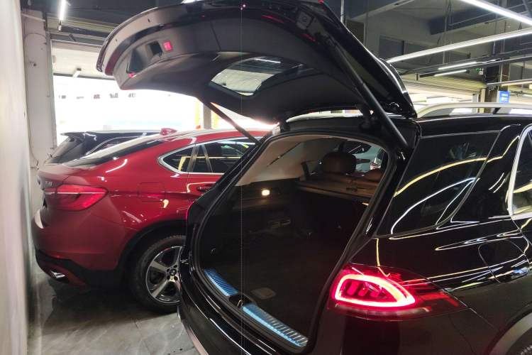 Used Mercedes-Benz GLE 2023 GLE 350 4MATIC Dynamic Edition Trunk