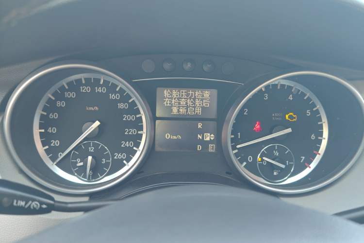 Used Mercedes-Benz R-Class 2010 R 350 L 4MATIC