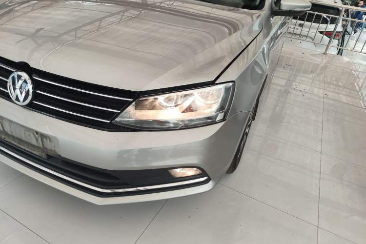 Used Volkswagen Sagitar 2017 1.6L Automatic Comfort Model Left Front Headlight