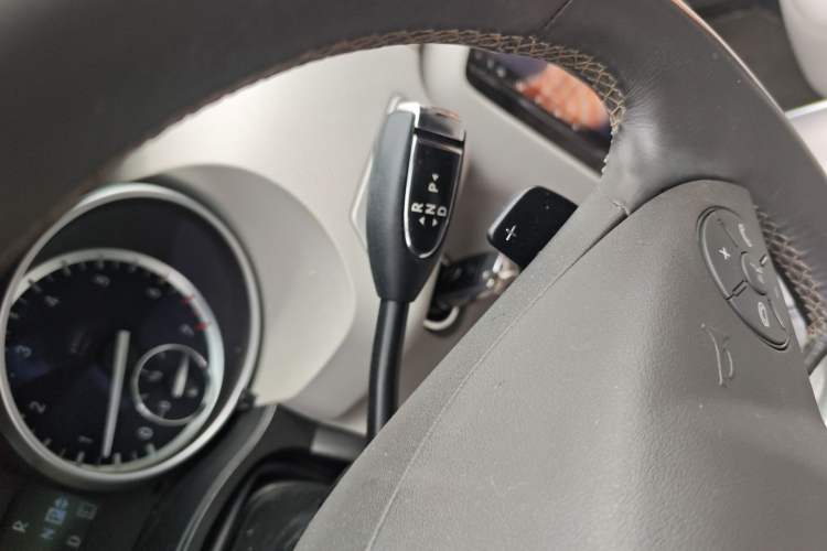 Used Mercedes-Benz R-Class 2011 R 300 L Business Model Gear Lever