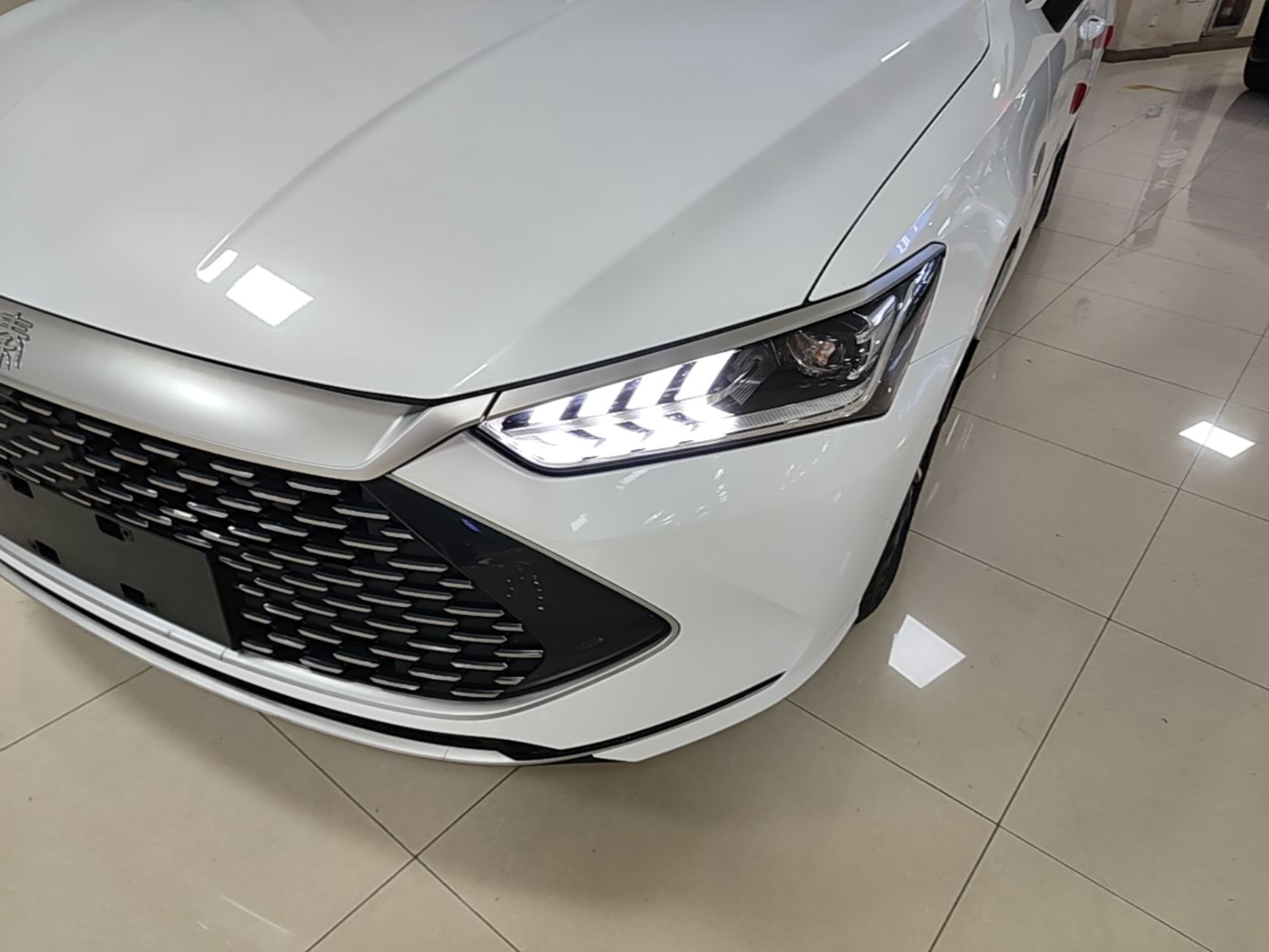 BYD Qin PLUS 2024 HONOR Edition DM-i 55KM Leading Model — снимка 8