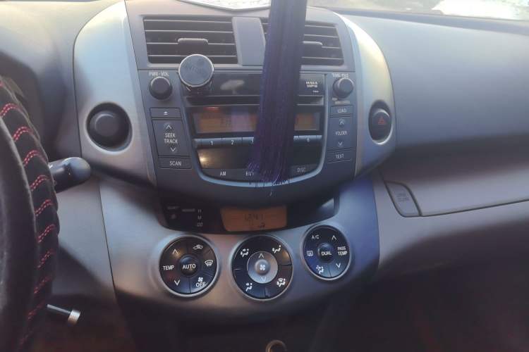 Used Toyota RAV4 2010 2.0L Manual Deluxe Upgrade