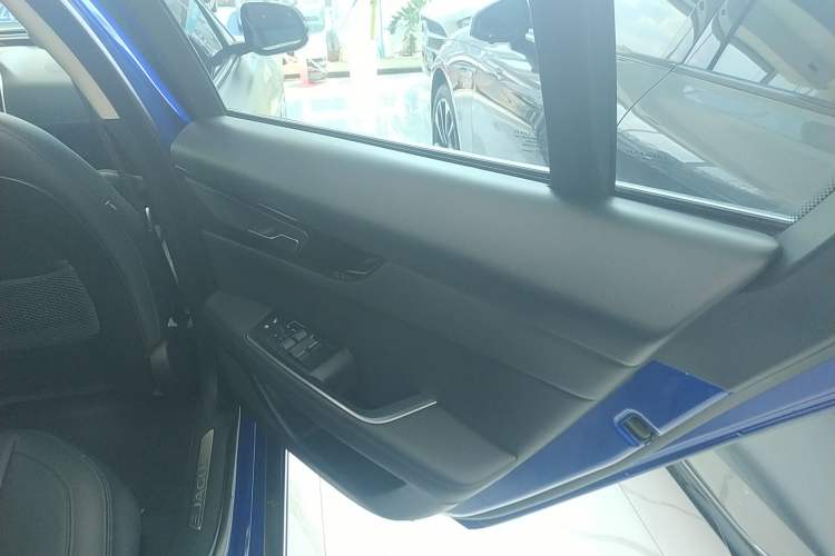 Used Jaguar XEL 2020 2.0T 200 PS S Advanced Elegance Edition
