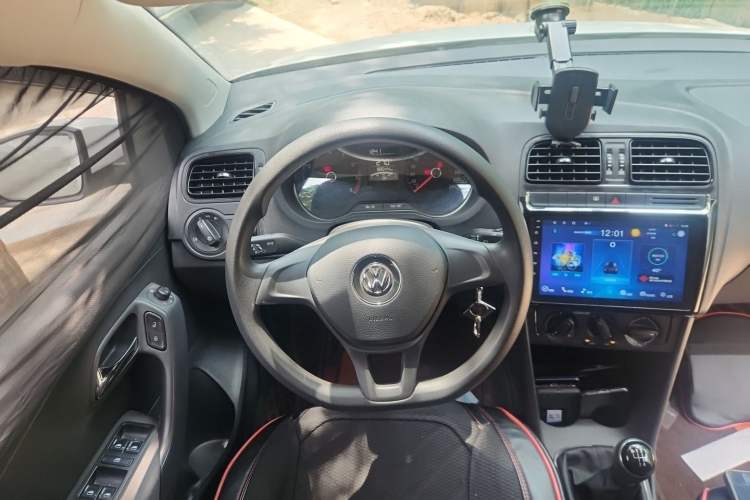 Used Volkswagen Polo 2016 1.4L Manual Fashion Model