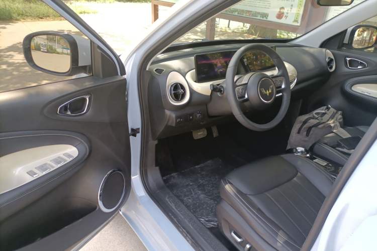 Used Wuling Bingo 2023 410 km Lingxi Deluxe Edition