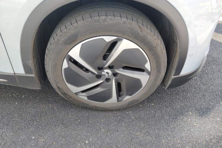 Used Nio ES6 2023 75 kWh Right Front Wheel Hub