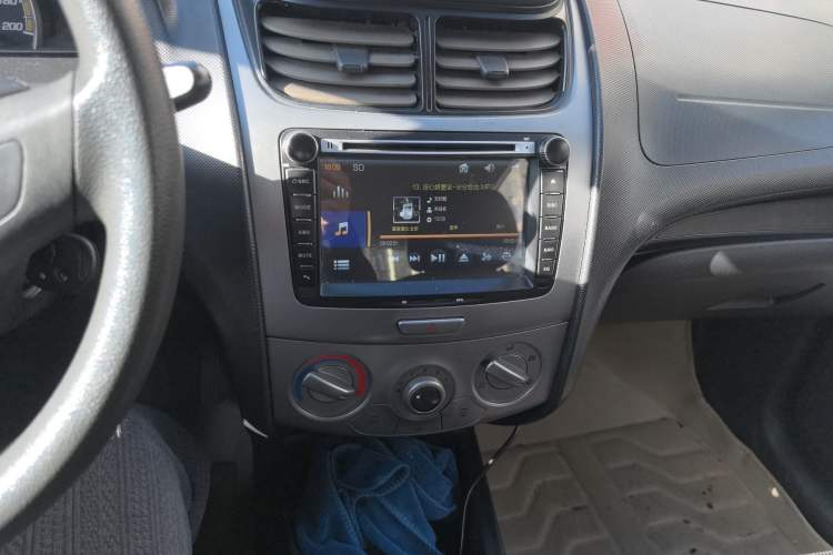 Used Chevrolet Sail 2013 Sedan 1.2L Manual Fashionable Happiness Edition
