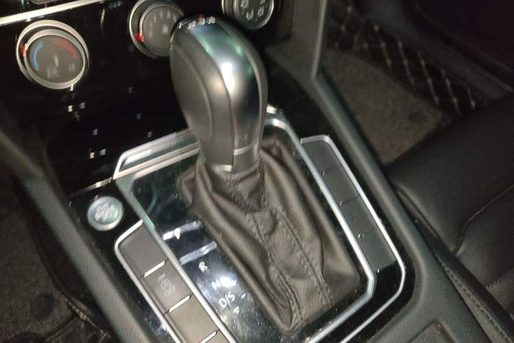 Used Volkswagen Magotan 2019 330TSI DSG Leading Model China VI Standard
