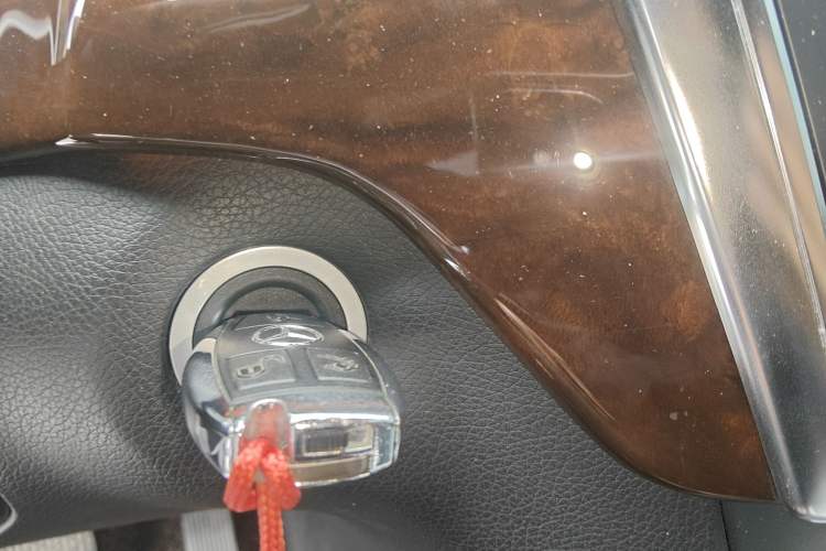 Used Mercedes-Benz M-Class 2014 ML 400 4MATIC Luxury Model
