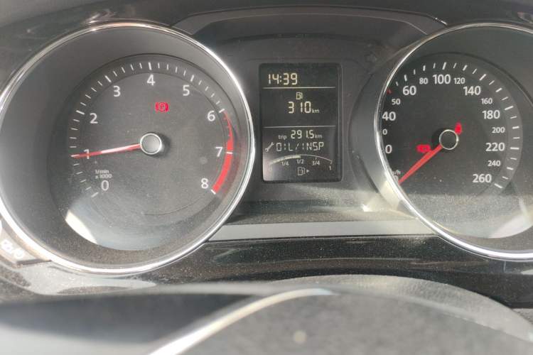 Used Volkswagen Sagitar 2018 1.6L Manual Comfort Model Instrument Cluster