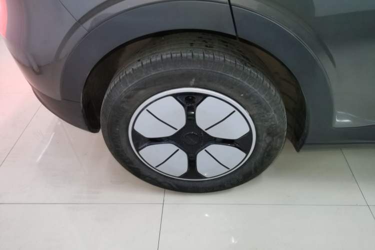 Used Geely Galaxy Geome 2025 310km Youth Edition Right Rear Wheel Hub