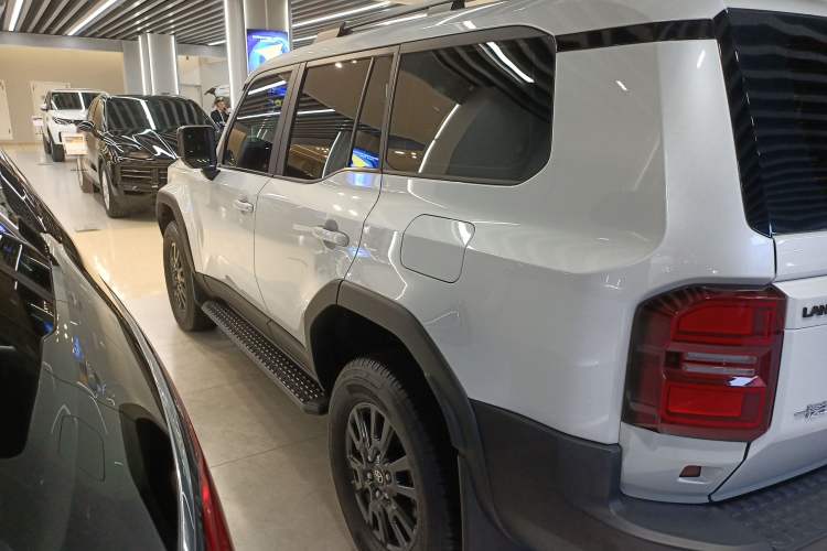 Used Toyota Prado 2024 2.4T All-Terrain TX Version 5 Seats Left Side