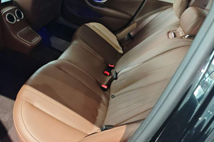 Used Mercedes-Benz E-Class 2023 Updated E 300 L Fashion Edition Left Rear Seat