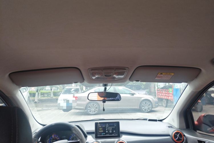 Used BAIC Senova X25 2015 1.5L manual Comfort trim level