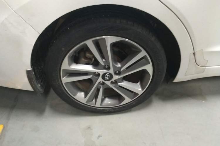 Used Hyundai Elantra (6th Generation / Lingdong) 2016 1.6L Automatic ZhiXuan – Elite Version Right Rear Wheel Hub