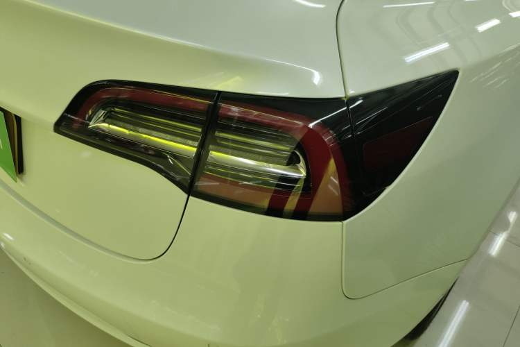 Used Tesla Model 3 2019 Long-Range Rear-Wheel-Drive Version Right Rear Taillight