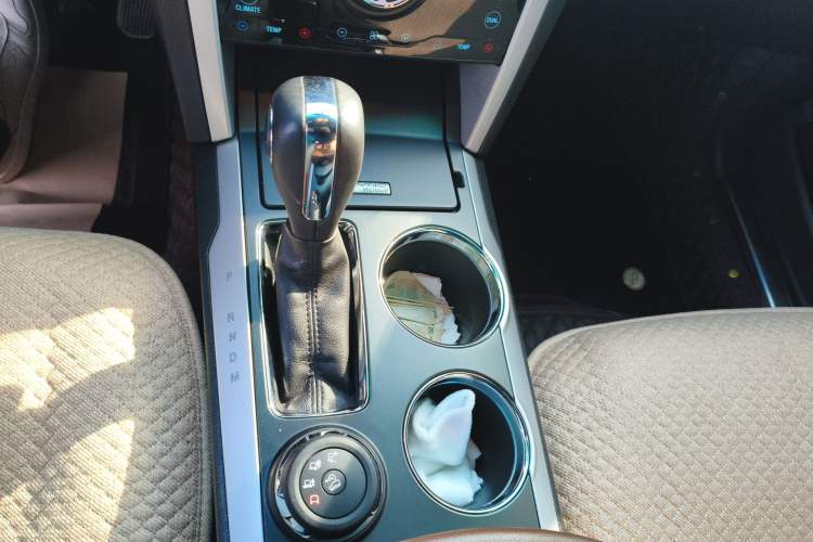 Used Ford Explorer 2013 3.5L Deluxe Model Gear Lever