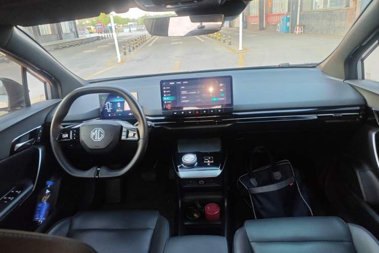 Used MG 4 EV 2023 415 km Range Sea-Faring Champion Edition Center Console