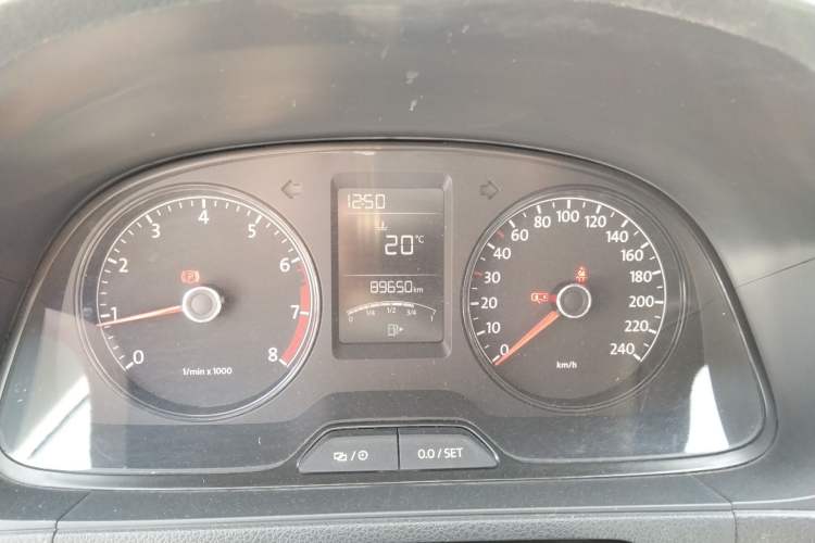 Used Volkswagen Gran Lavida 2013 1.6L Manual Fashion Model Instrument Cluster