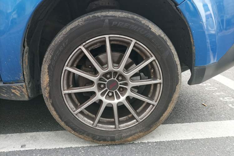 Used Subaru Forester 2011 2.5XS Automatic Luxury Edition Right Front Wheel Hub