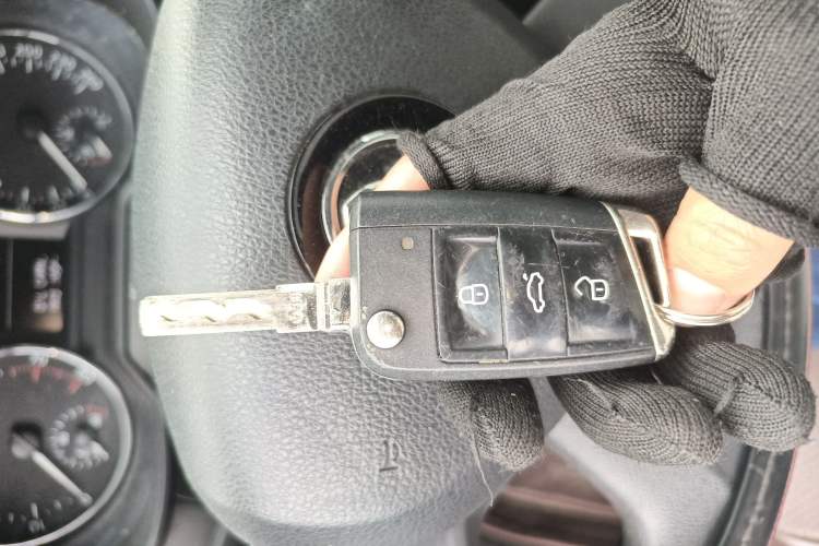 Used Skoda Octavia 2016 1.6L Automatic Front-Wheel Drive Model Vehicle Key