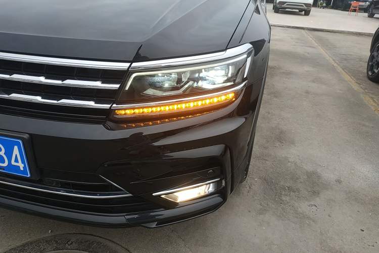 Used Volkswagen Tiguan L 2020 330TSI Automatic Two-Wheel Drive R-Line Flagship Version China VI Standard