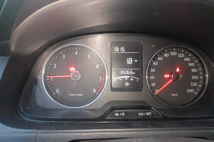 Used Volkswagen Gran Lavida 2013 1.6L Manual Comfort Model Instrument Cluster