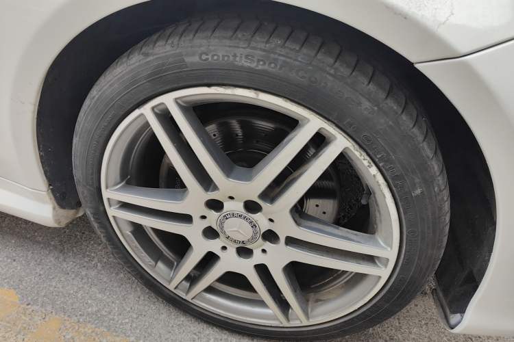 Used Mercedes-Benz E-Class 2016 E 200 Coupe Dynamic Edition Right Front Wheel Hub