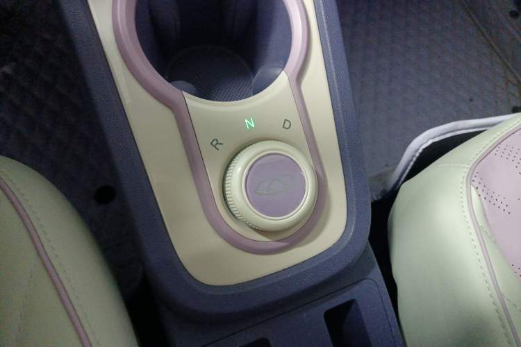 Used Chery Little Ant 2022 Updated Version Sweet Pink Edition Full Sugar Version Lithium Iron Phosphate 30.7 kWh 30 kW 301 km
