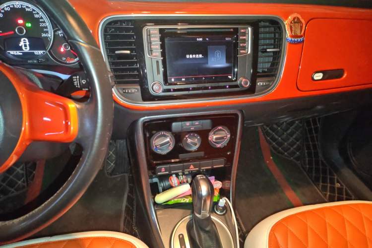 Used Volkswagen Beetle 2017 180TSI Yile Edition Audio And AC Panel