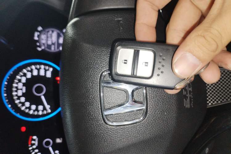 Used Honda Vezel 2016 1.8L CVT Front-Wheel Drive Pioneer Edition