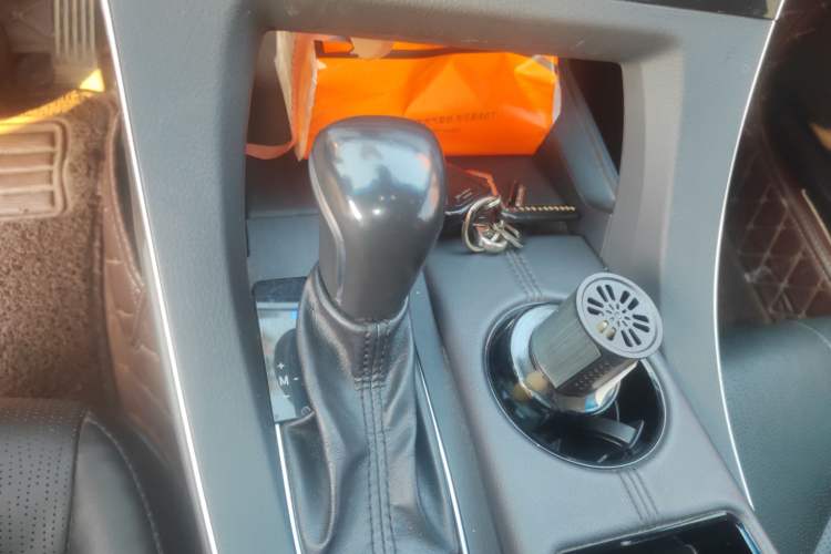 Used Toyota Avalon 2019 2.0L XLE Premium Edition China VI