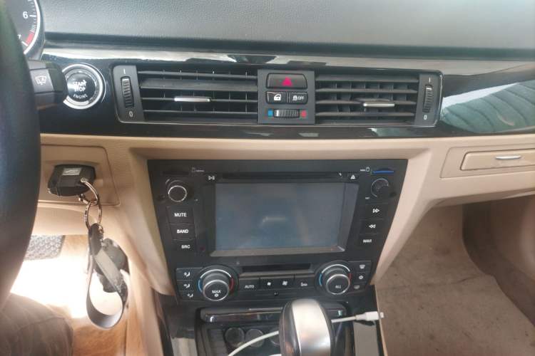 Used BMW 3 Series 2012 318i Leading Model
