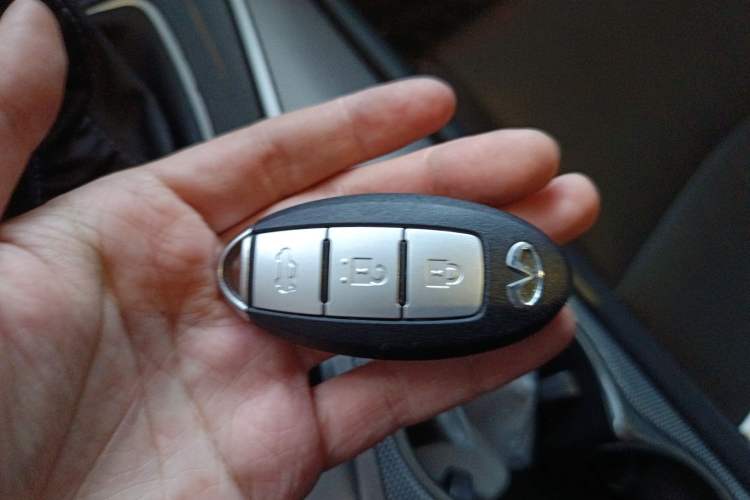 Used Infiniti Q50L 2018 2.0T Enjoyment Version China V Standard
