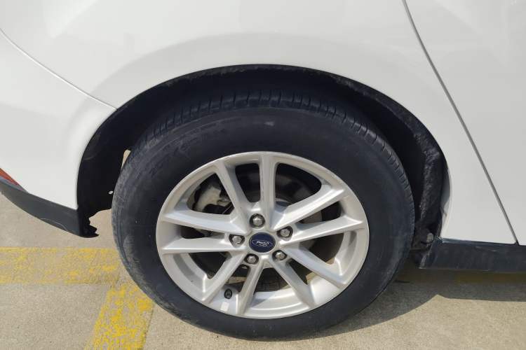 Used Ford Focus 2015 Hatchback 1.6L Automatic Fashion Edition