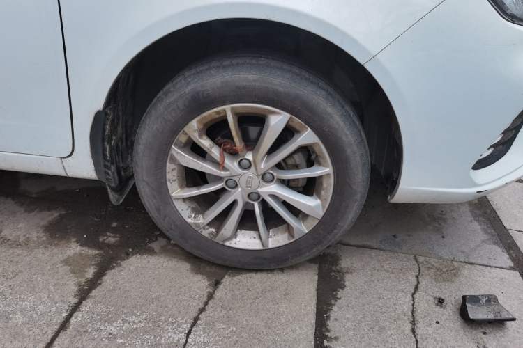 Used Geely Auto Vision 2020 Revised 1.5L Manual Asian Games Edition Right Front Wheel Hub