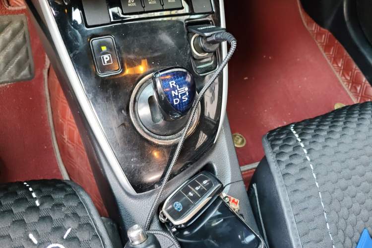 Used Toyota Levin 2017 Revised Dual-Engine 1.8H GS E-CVT Elite Sunroof Version China V Standard Gear Lever