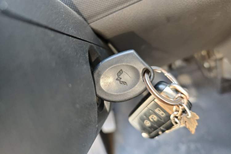 Used Wuling Rongguang 2011 1.2L Base Version
